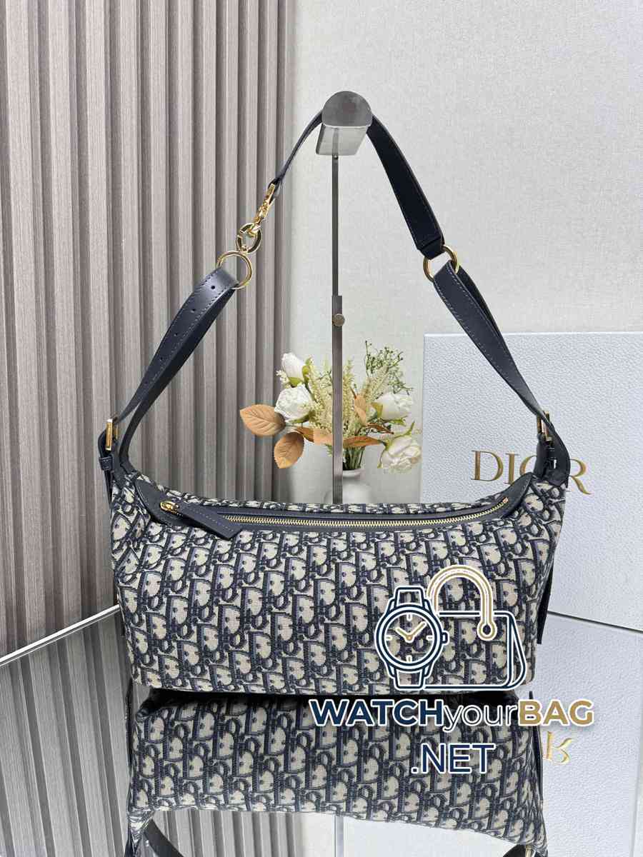 FEATURES Dior Handbag
