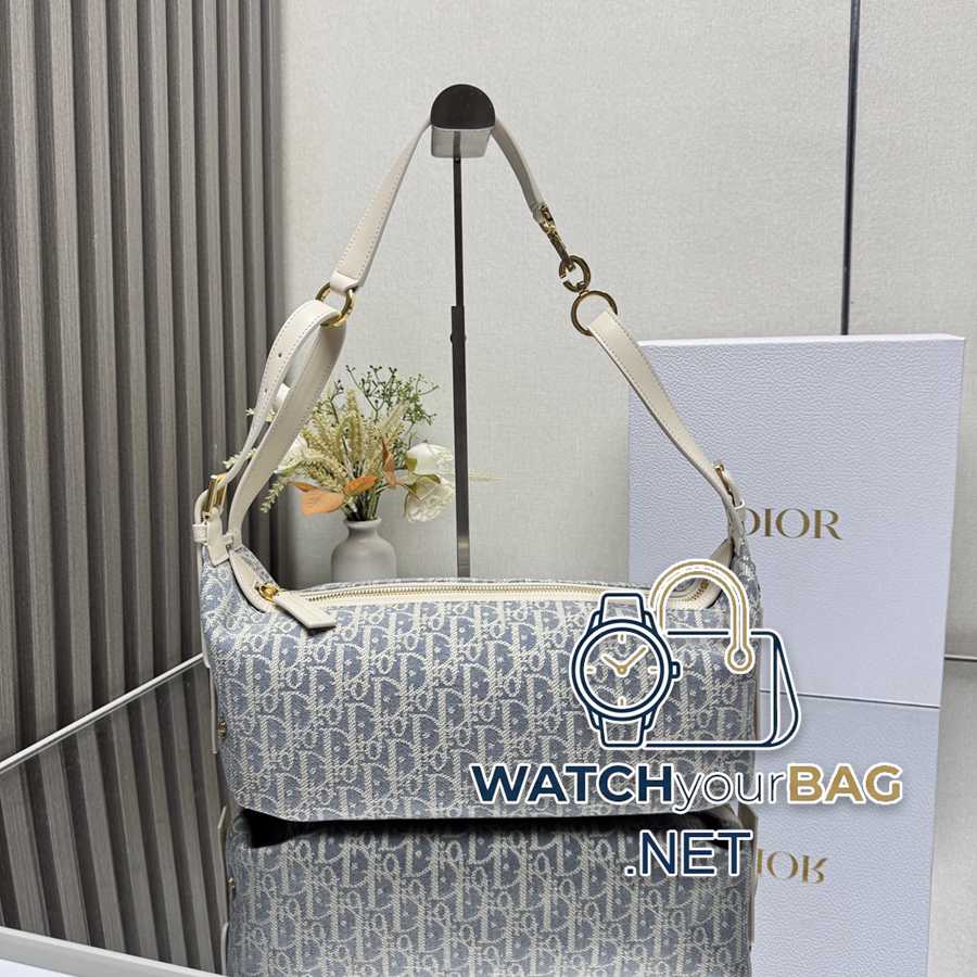 FEATURES Dior Handbag