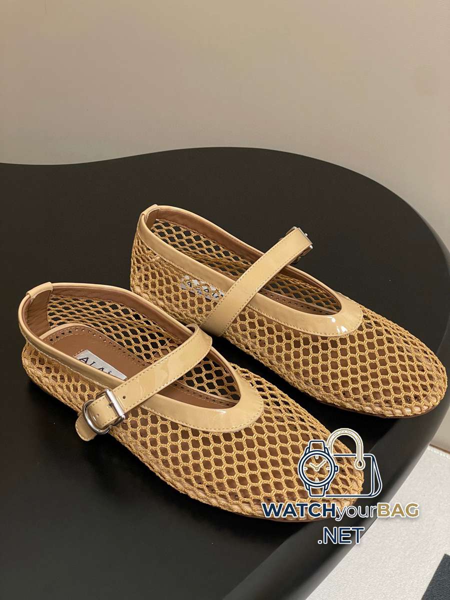 THE Alaia Ballet Flats